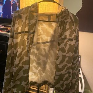 Camouflage windbreaker